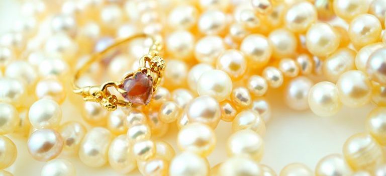 金の歴史的価値と現代の資産循環としての新しい役割を追う 金の歴史的価値と現代の資産循環としての新しい役割を追う