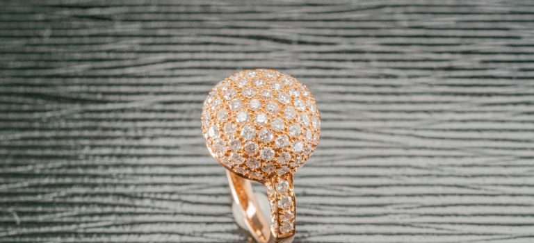 エルメスの魅力と高額買取の秘訣世代を超えて愛されるラグジュアリー資産 エルメスの魅力と高額買取の秘訣世代を超えて愛されるラグジュアリー資産