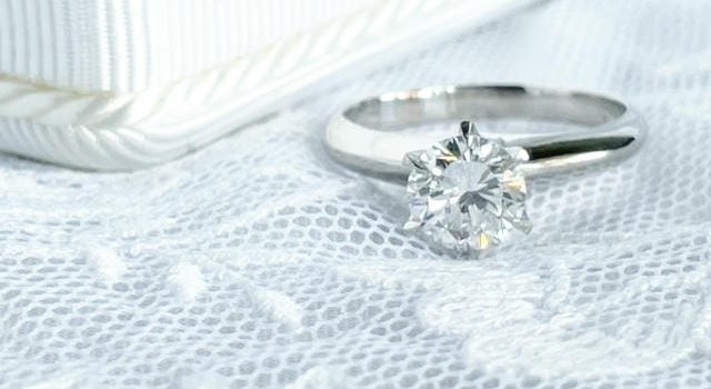 エルメスが紡ぐ伝統と価値持続可能な高級品市場の未来と現代的ライフスタイル エルメスが紡ぐ伝統と価値持続可能な高級品市場の未来と現代的ライフスタイル